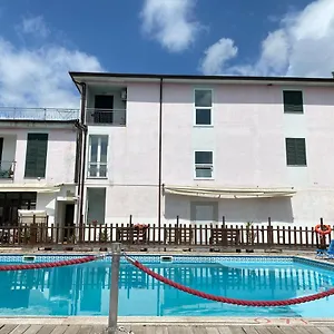 https://appartamento-arredato-con-piscina.it-tuscanyhotel.com